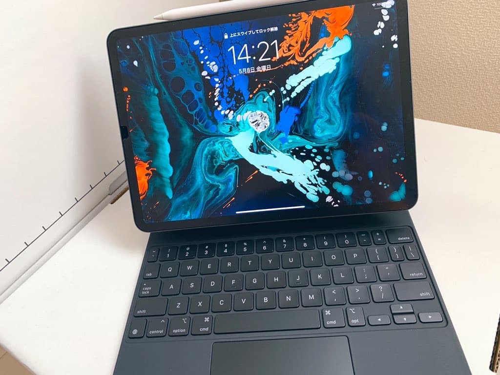 iPad Magic Keyboard 装着した写真